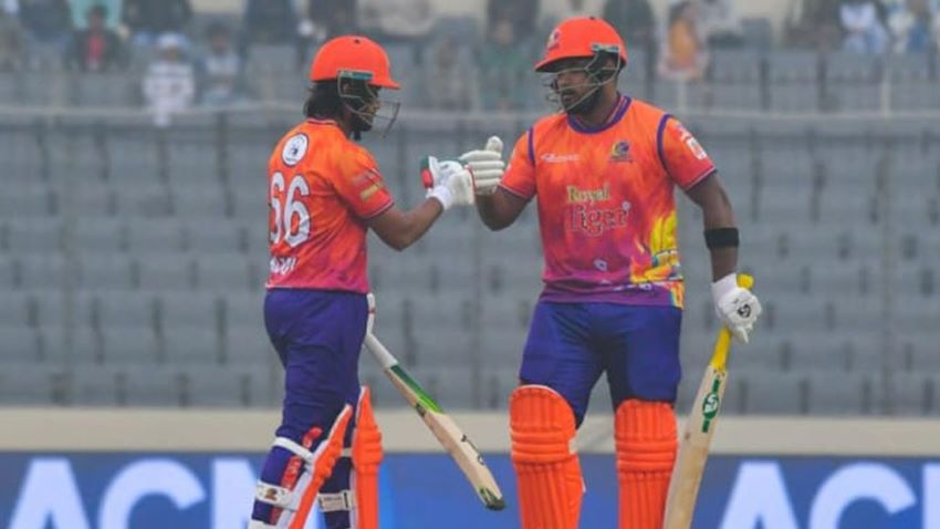 বিজয়-বার্লের ব্যাটে রাজশাহীর প্রথম জয়, দ্বিতীয় হার ঢাকার